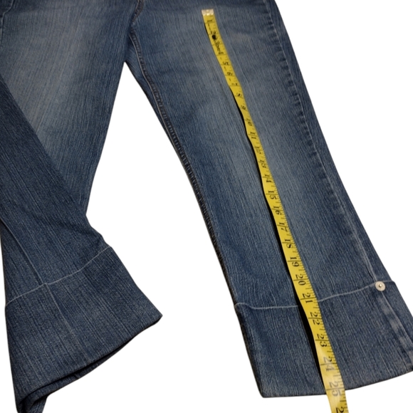 Gloria Vanderbilt Blue High Rise Mom Jeans Pre-Rolled Capris Size 8! - Picture 15 of 16